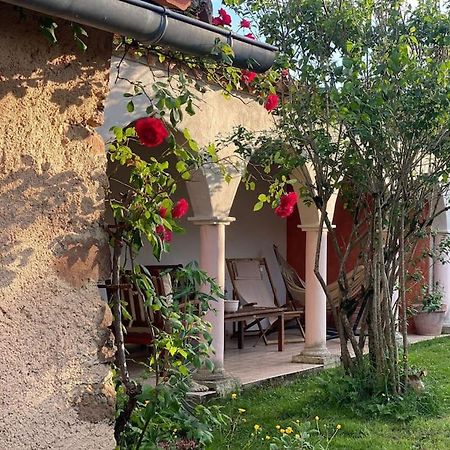 Le Prieure Du Vigeant Villa Le Vigeant Exteriör bild